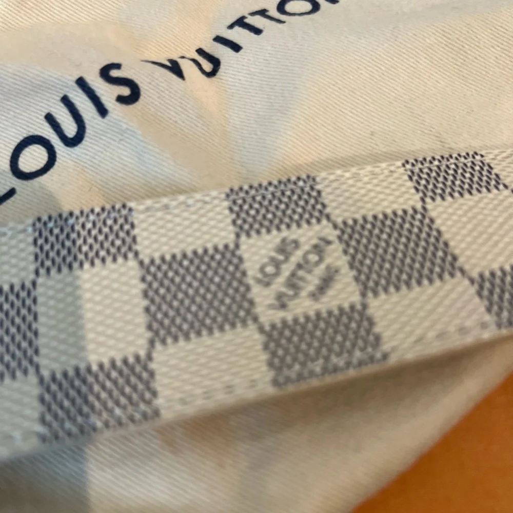 LOUIS VUITTON Gold and Cream Damier Plaid Belt - Picture 4 of 7